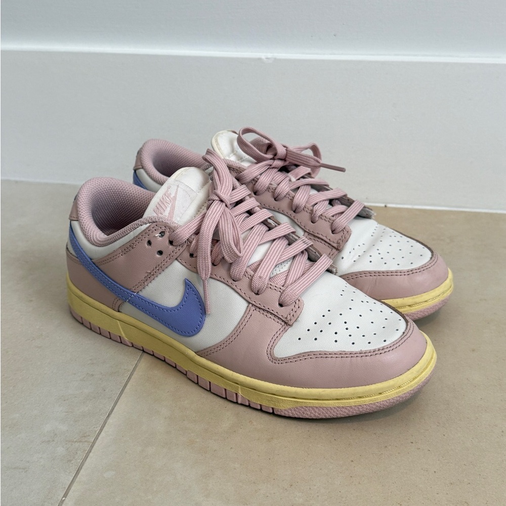 Nike Women's Pink and Lavender Sneakers
